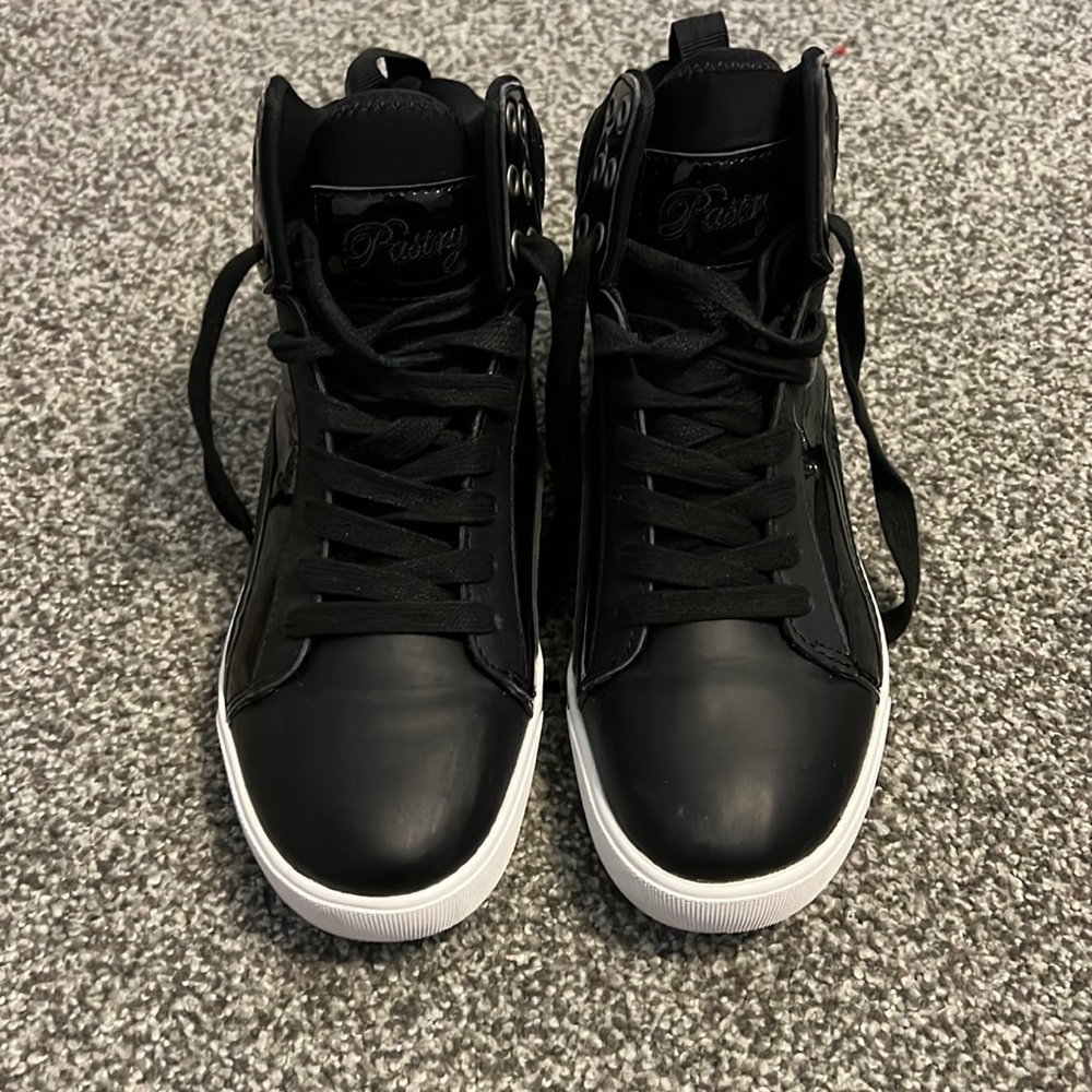Pastry Black High-Top Sneakers with Sleek Design